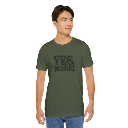 T-Shirt Yes Ma'am! Alpha Female Military Nerd T-Shirt | Distressed Command Tees for Army Families